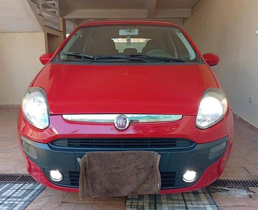 FIAT PUNTO 1.4 ATTRACTIVE 8V FLEX 4P MANUAL FIAT PUNTO 1.4 ATTRACTIVE 8V FLEX 4P MANUAL
